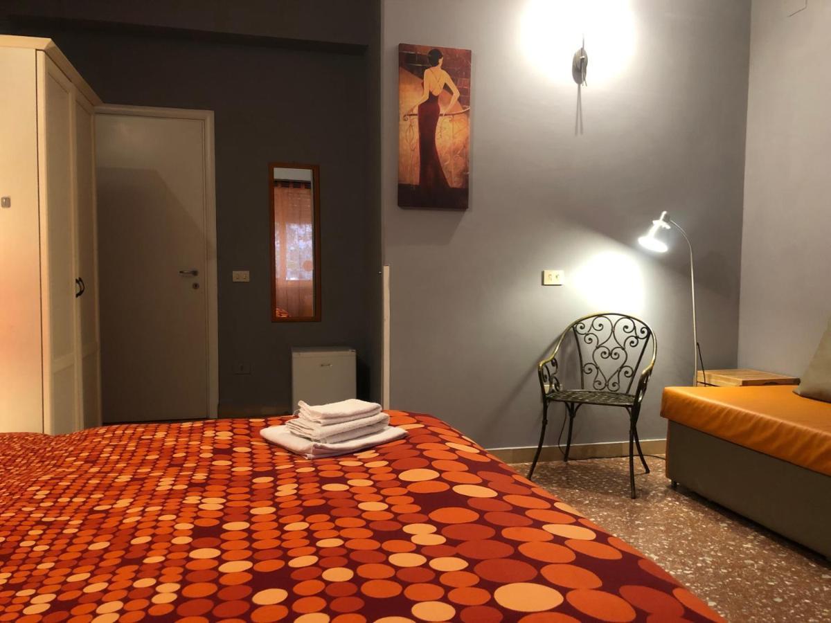La Donna Garbata Bed & Breakfast Rome Exterior photo